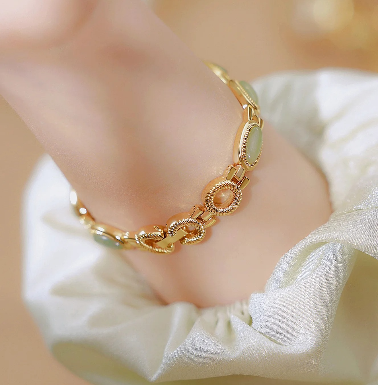 ⌚ RELOJ ELEGANCE FEMME® – PULSERA DE ESTILO PARA MUJER 💖 (Delicado, moderno y perfecto para resaltar tu look diario)